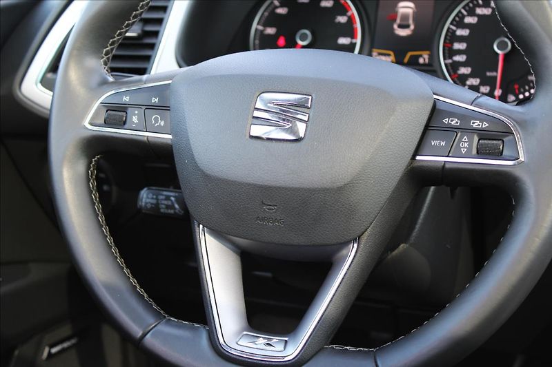 Seat Leon 1,8 TSi Xcellence FullLED, ACC - fotka 16 z 48