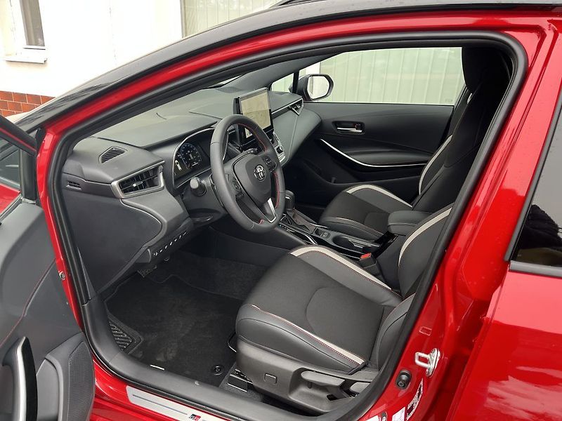 Toyota Corolla 2.0 hybrid GR SPORT - fotka 12 z 28