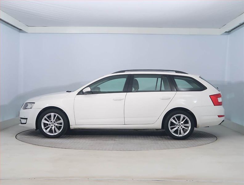 Škoda Octavia (2013) 2.0 TDI, Tempomat - fotka 3 z 18