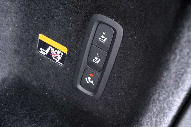 Volvo V60 T6 AWD, Polestar, H/K, Tažné - fotka 34 z 36