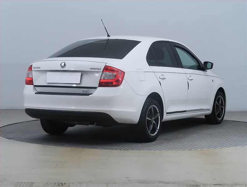 Škoda Rapid (2015) Ambition 1.2 TSI - fotka 5 z 13