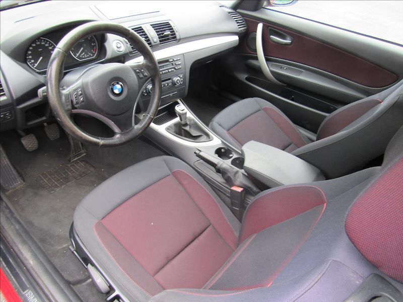 BMW Řada 1 1,6 90kW 116I - fotka 9 z 27