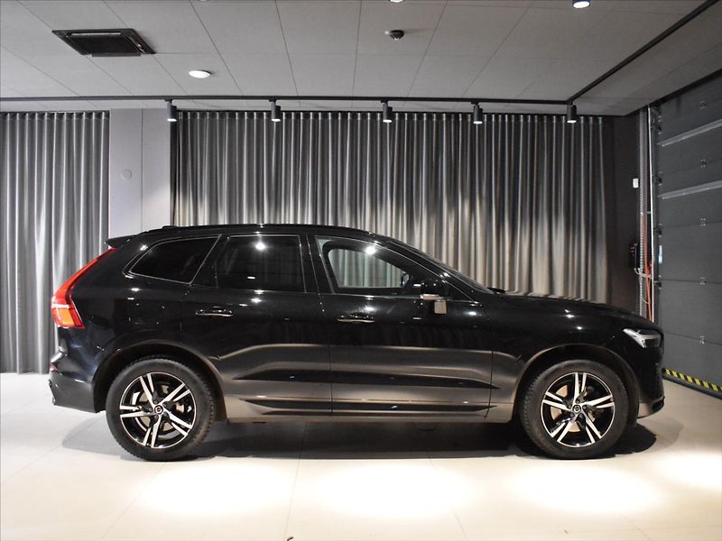Volvo XC60 2,0 B4 AWD R-Design tažné. - fotka 3 z 22