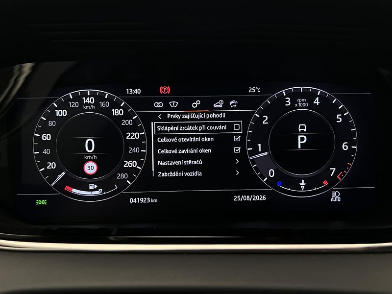Land Rover Range Rover Evoque P200 R-DYNAMIC HSE AUT CZ - fotka 40 z 48
