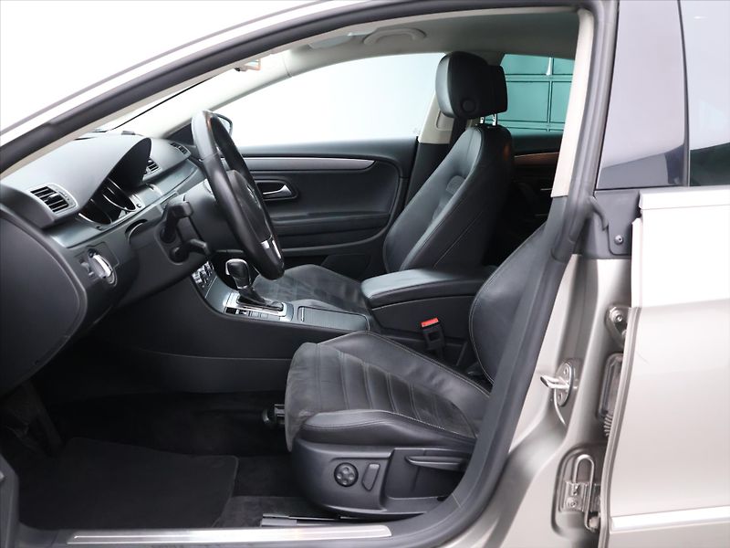 Volkswagen CC 2.0 TDI 103kW DSG Xenon CZ - fotka 10 z 31