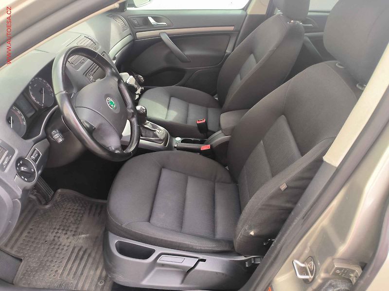 Škoda Octavia (2006) 1.9TDi, ČR, Výhř.sed. - fotka 9 z 17