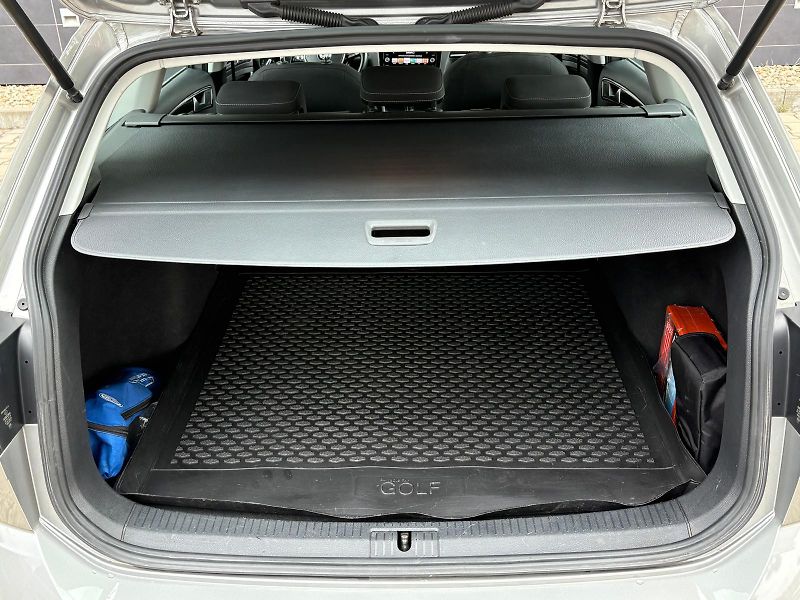 Volkswagen Golf Variant 1.4TGI 81 kW Highline ČR,1.MAJ - fotka 42 z 50