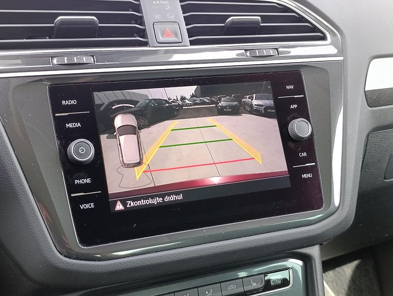 Volkswagen Tiguan 2.0TSI 162kW 4M HIGHLINE ČR  - fotka 25 z 33