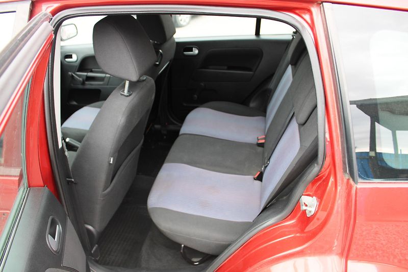 Ford Fusion (2010) 1,4i KLIMA VYH.SKLO SERVO ABS - fotka 10 z 16