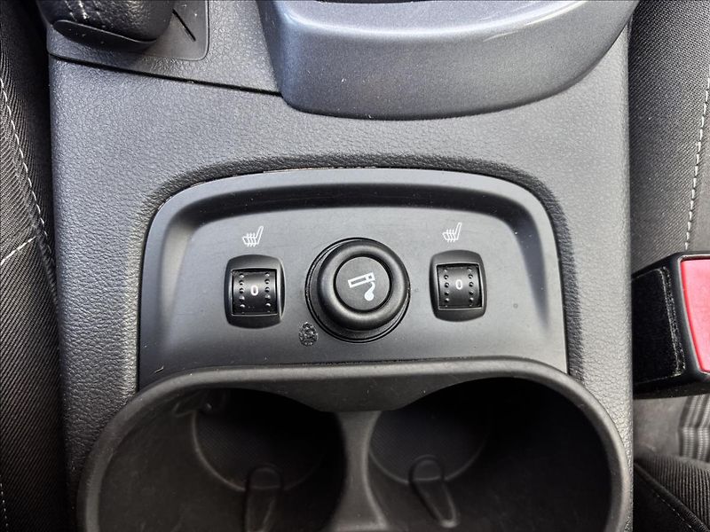 Ford Focus 2,0 TDCi 103kW AUT Titanium - fotka 27 z 27