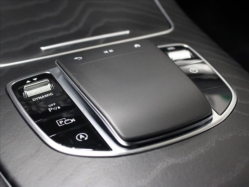 Mercedes-Benz CLS 2,0 D 9G - Tronic AMG line - fotka 24 z 31
