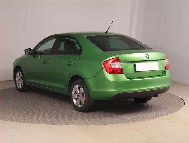 Škoda Rapid (2015) Ambition 1.2 TSI, Serv.kniha - fotka 4 z 16