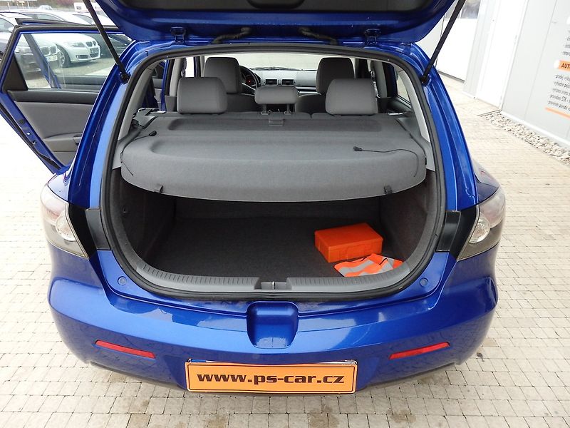 Mazda 3 1,6 HDi 80kW KLIMA, SERVISKA - fotka 8 z 13
