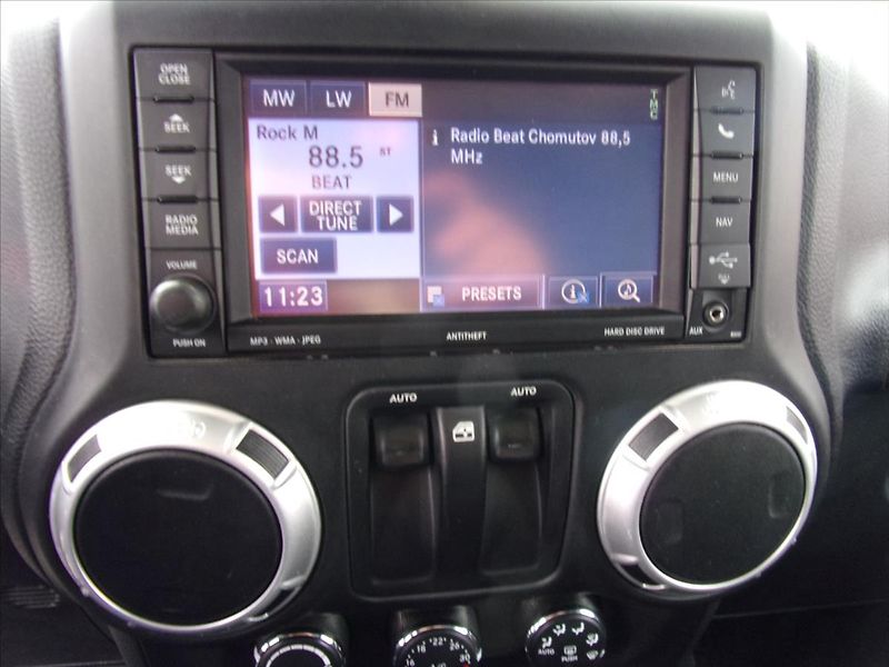 Jeep Wrangler 2,8 CRD Rubikon 147kW 1maj. - fotka 21 z 30