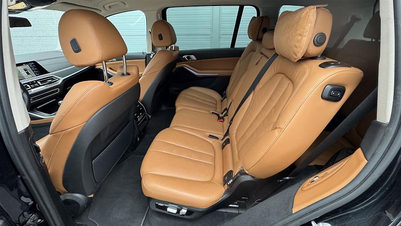 BMW X7 xDrive40i - fotka 10 z 16