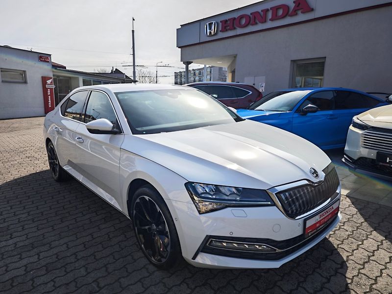 Škoda Superb iV 1.4 TSi Style Plug-in 160kW - fotka 1 z 50