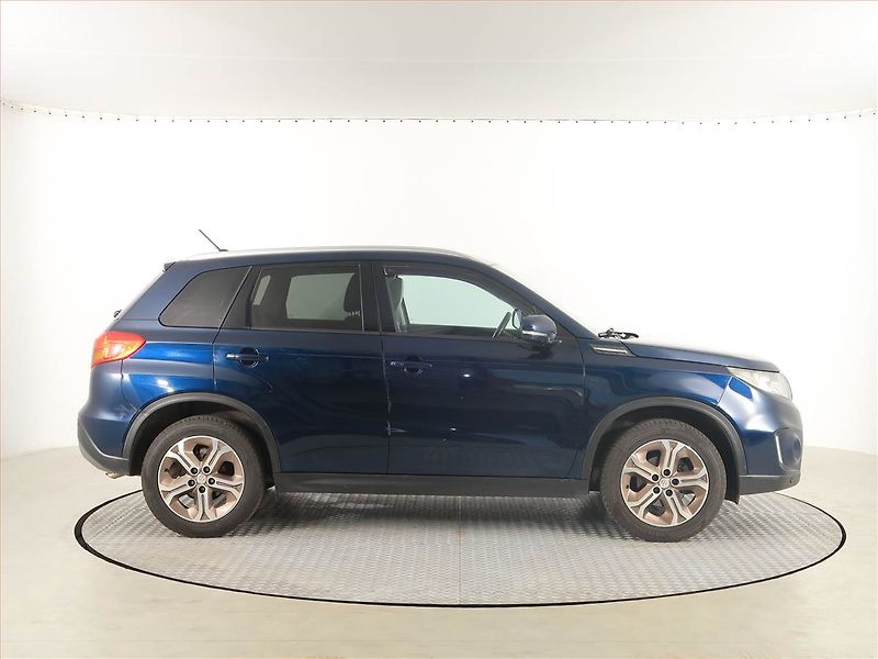 Suzuki Vitara (2017) Elegance 1.6 VVT, 4X4 - fotka 6 z 18