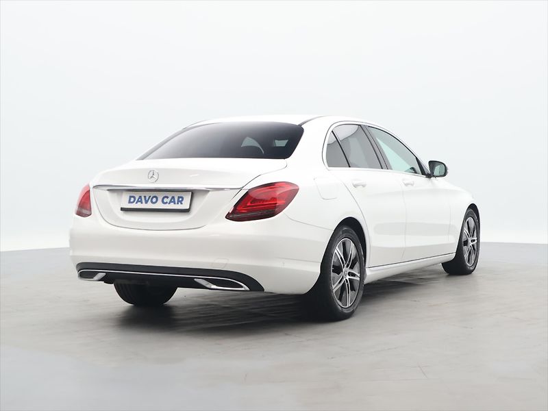 Mercedes-Benz Třídy C 1,6 C180 115 kW Full LED - fotka 7 z 32