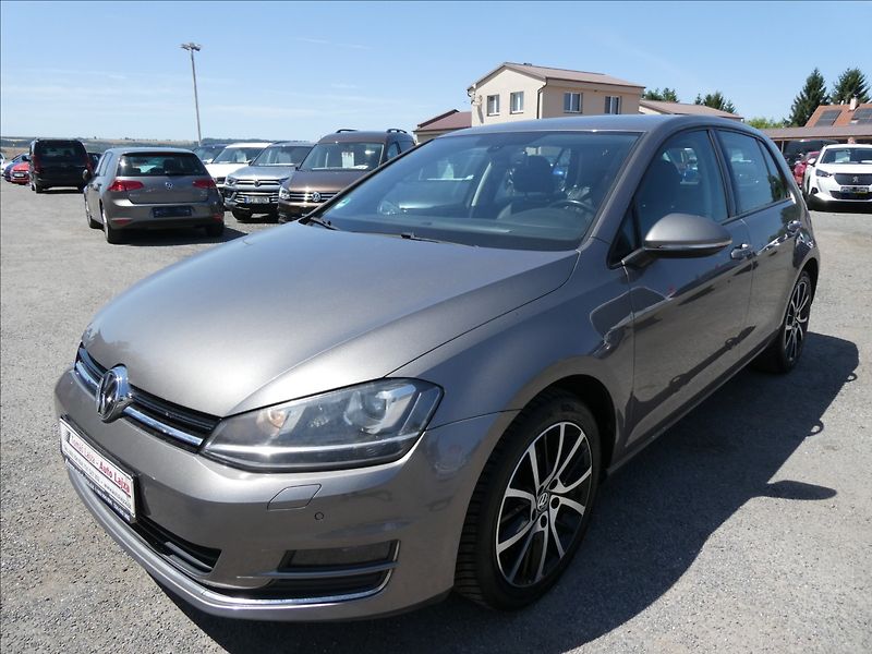 Volkswagen Golf 1,4 TSi 103kW DSG, webasto - fotka 3 z 51