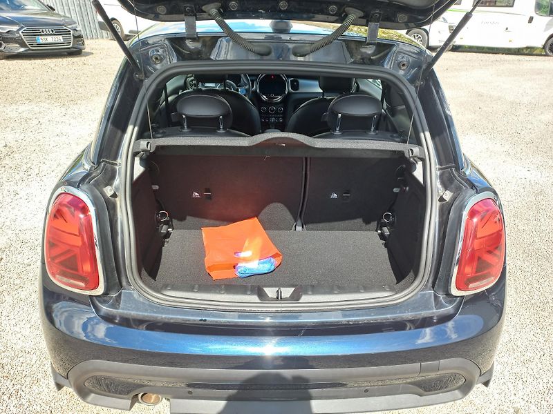 Mini Cooper (2021) 1.5i 100kW  - fotka 12 z 19