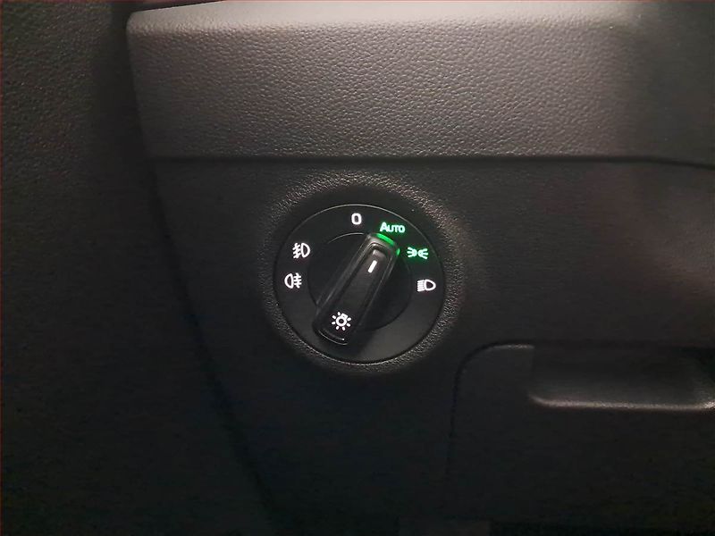 Škoda Karoq (2024) Fresh 2.0 TDI - fotka 21 z 30