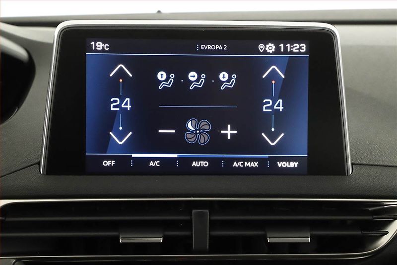 Peugeot 3008 (2019) 1.2 PureTech, Serv.kniha - fotka 14 z 20