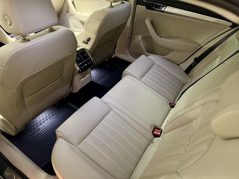 Škoda Superb (2023) L&K 2,0 TDI 147 kW 7-st aut 4x - fotka 42 z 66