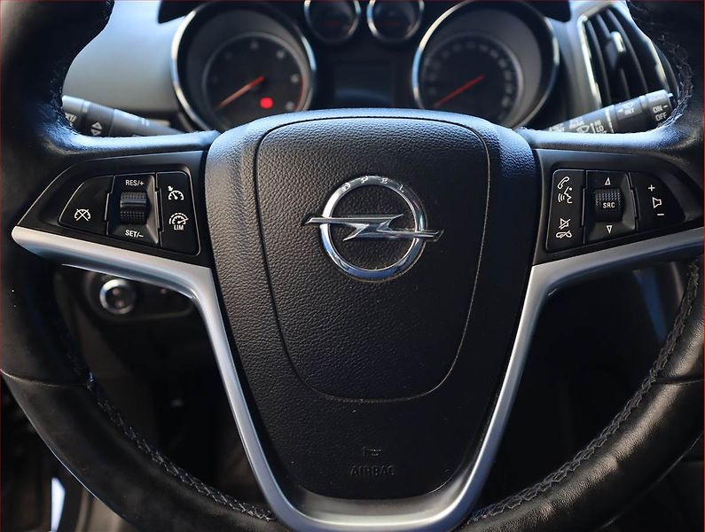 Opel Zafira (2016) Cosmo 2.0 CDTI, Automat - fotka 18 z 19