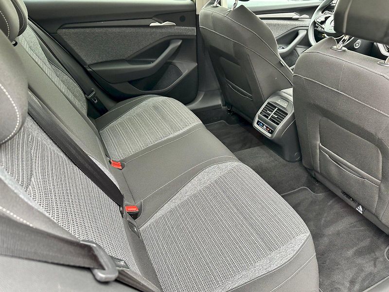 Škoda Superb (2024) iV 1.5 TSI 110kW ACT Selection - fotka 23 z 28