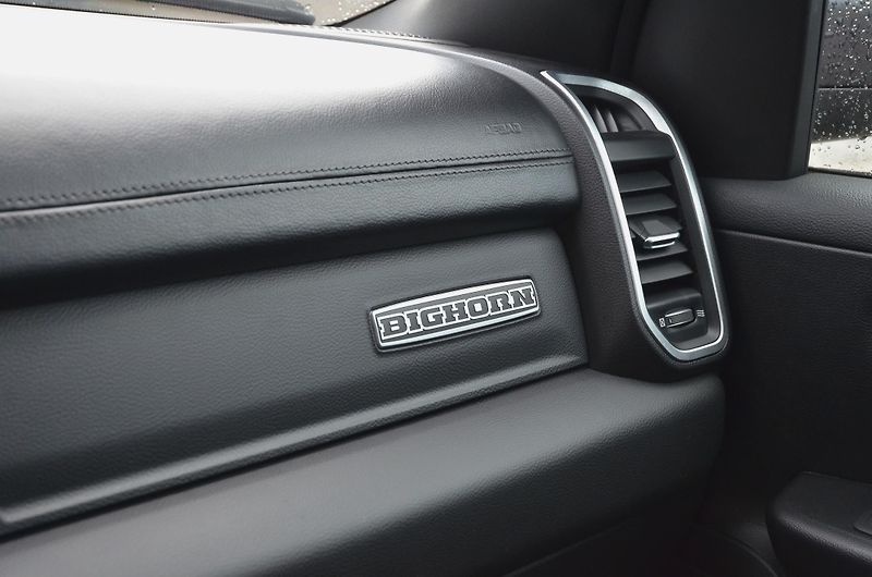 Dodge RAM (2022) 1500 BIGHORN 5.7 V8 HEMI 4x4  - fotka 47 z 51