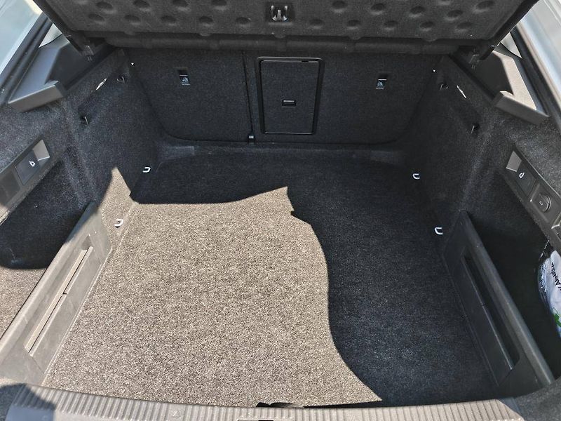 Škoda Superb Ambition 7DSG 2,0TDI - fotka 22 z 23