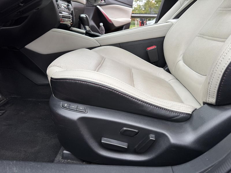 Mazda 6 (2016) Mazda 6 2.2 Skyactiv-D, 129 kW - fotka 14 z 25