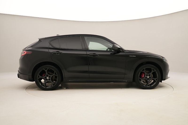 Alfa Romeo Stelvio VELOCE 2.2JTDm REZERVACE - fotka 13 z 62