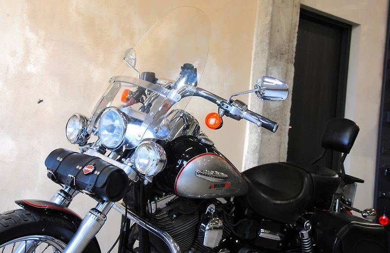 Harley-Davidson FXDC Dyna Super Glide Custom (2009) 2. - fotka 15 z 20