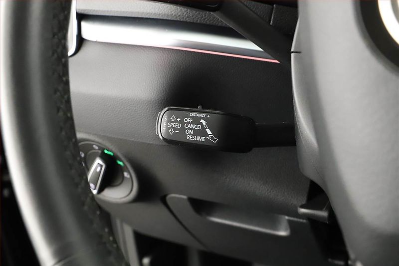 Škoda Karoq (2019) 1.6 TDI, Automat, Navi - fotka 11 z 18