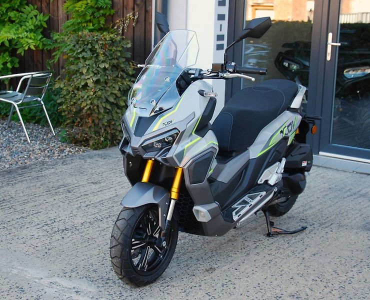 Motorro EasyMax 125i (2026) TUMOTO XDV 300 - fotka 10 z 25