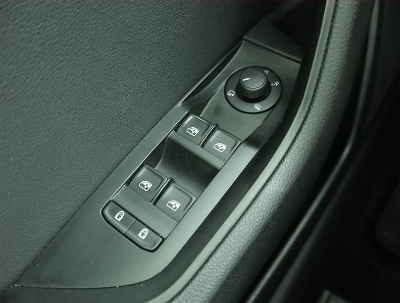 Škoda Superb (2021) Ambition 2.0 TDI - fotka 17 z 17