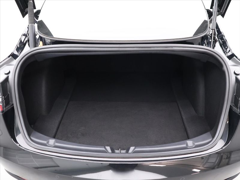 Tesla Model 3 Long Range 75kWh AWD sOH 96,4% - fotka 10 z 32