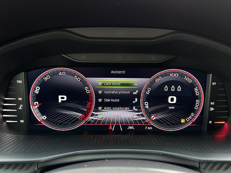 Škoda Kamiq 1.0TSi DSG Monte Carlo 116PS M - fotka 24 z 47