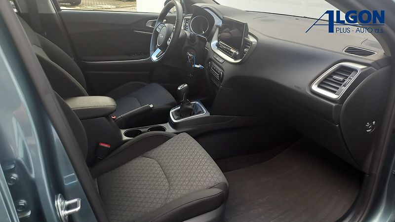 Kia Ceed SW (2025) 1,5 T-GDi SPIN 103kW - fotka 11 z 23