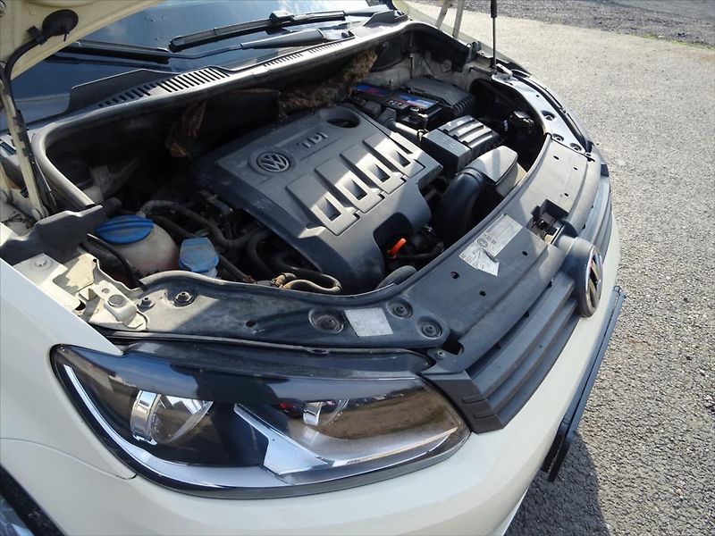 Volkswagen Touran 1,6 TDi 77 kW - fotka 23 z 25
