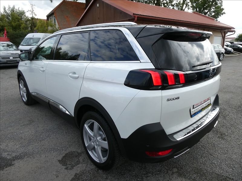 Peugeot 5008 1,6 133kW GT-line AT8,7.míst,D - fotka 7 z 50