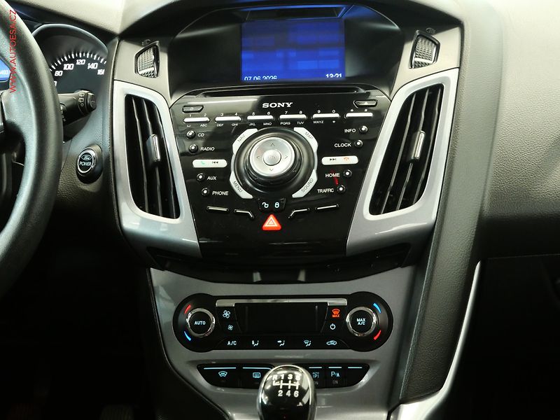 Ford Focus (2012) 1.0 EB, Klima - fotka 13 z 20