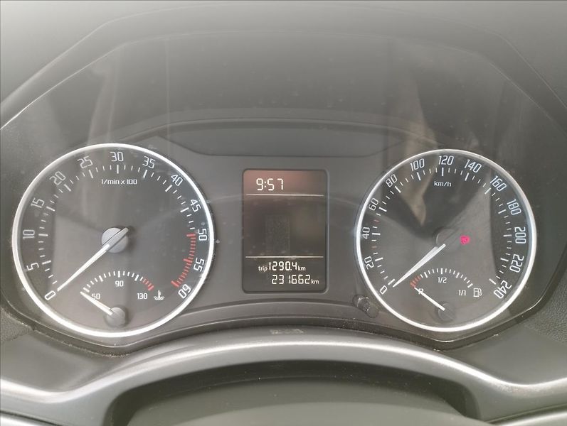 Škoda Octavia 1,6 TDi 77KW - fotka 11 z 15