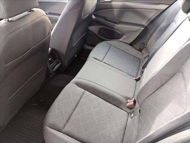 Volkswagen Golf Variant 1,5 eTSI 7DSG mHEV  Life - fotka 11 z 17