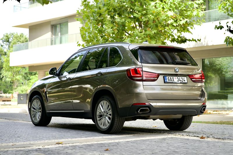 BMW X5 (2018) 1. Majitel, + ZIMNÍ SADA, DPH - fotka 14 z 25