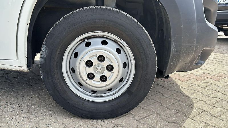 Peugeot Boxer (2020) 2.2 BlueHDi 140 MAN6 SKLÁPĚČ - fotka 22 z 23