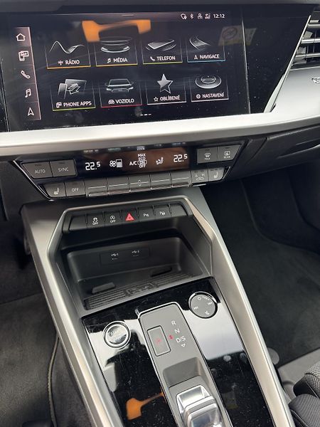 Audi A3 35TFSi WEBASTO 1 maj. ČR DPH! - fotka 17 z 31