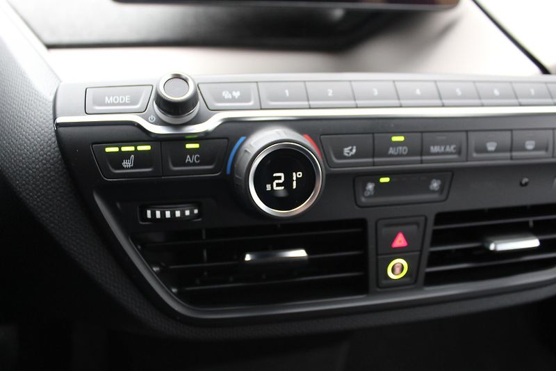 BMW i3 i3s 120Ah - fotka 31 z 32