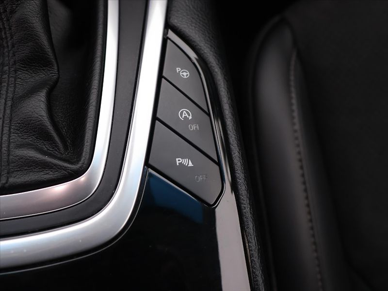 Ford Edge 2,0 TDCi 154kW Sport aut.klima - fotka 21 z 28
